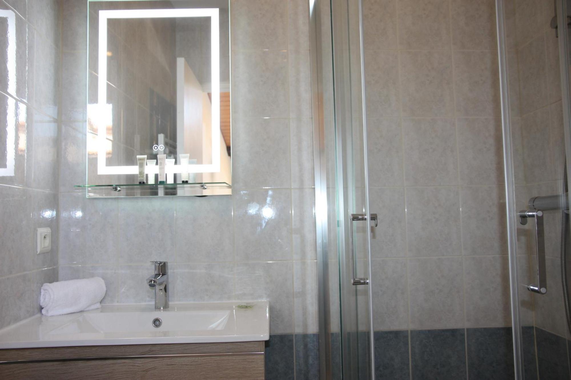 Resid'Spa Loire & Sevre - Appartement Rezé Exteriör bild